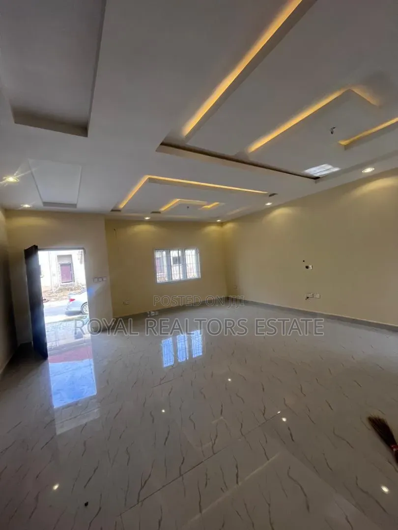 4bdrm Townhouse / Terrace in Galadimawa for rent