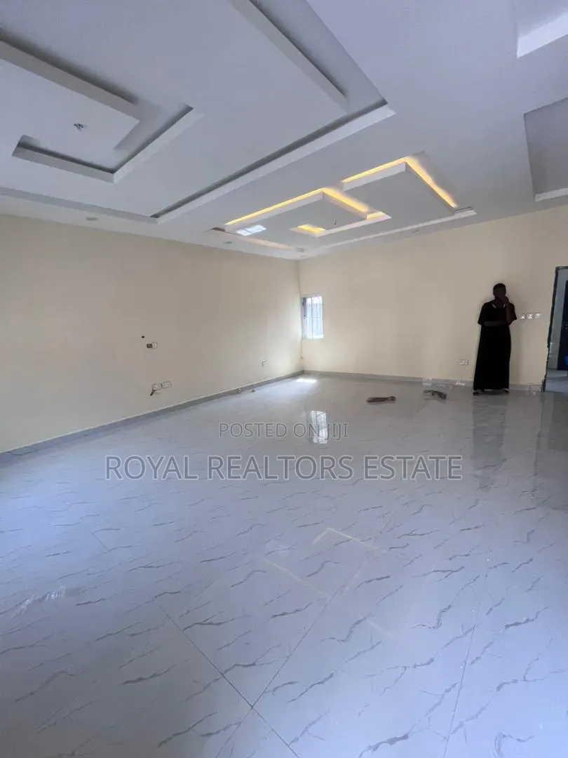 4bdrm Townhouse / Terrace in Galadimawa for rent