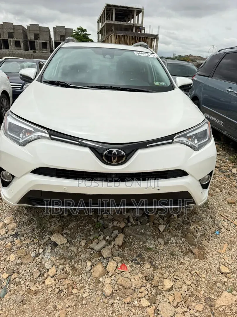 Toyota RAV4 2017 White