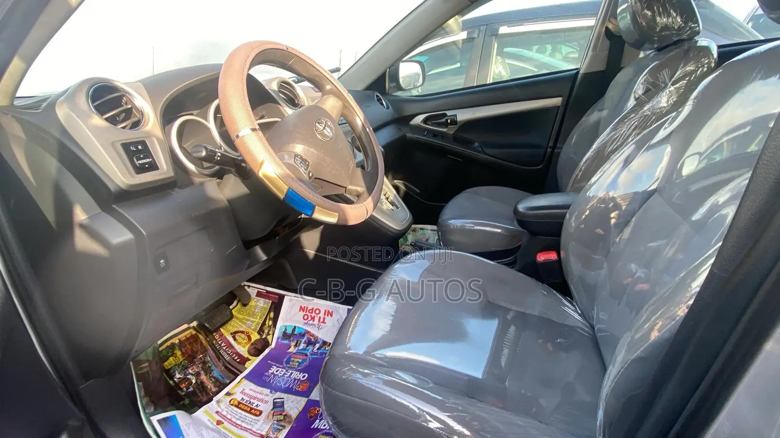 Toyota Matrix S Hatchback AWD (2.4L 4cyl 4A) 2012 Silver