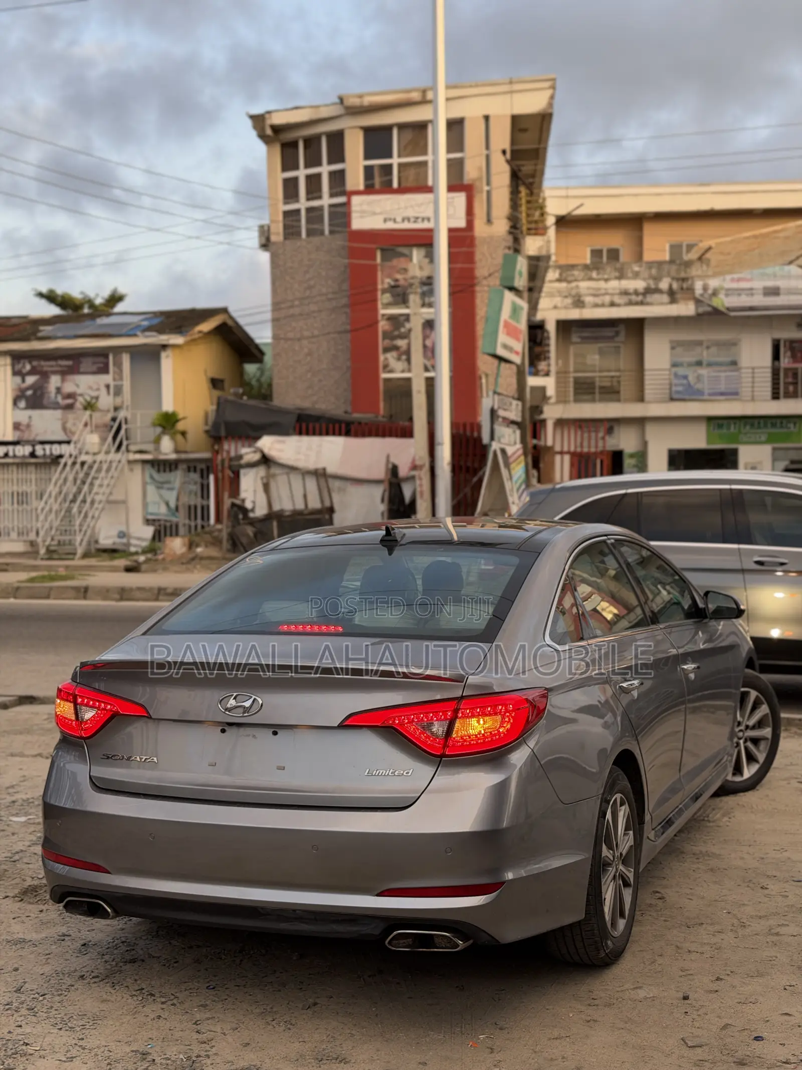Hyundai Sonata Limited Sedan FWD (2.4L 4cyl 6A) 2016 Gray
