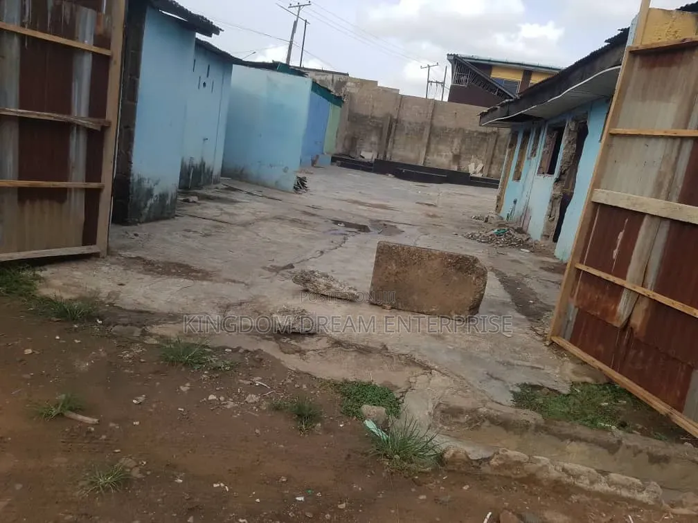 3 Bedrm Bungalow With Car Wash Bar 676sqm Of Landc Of O