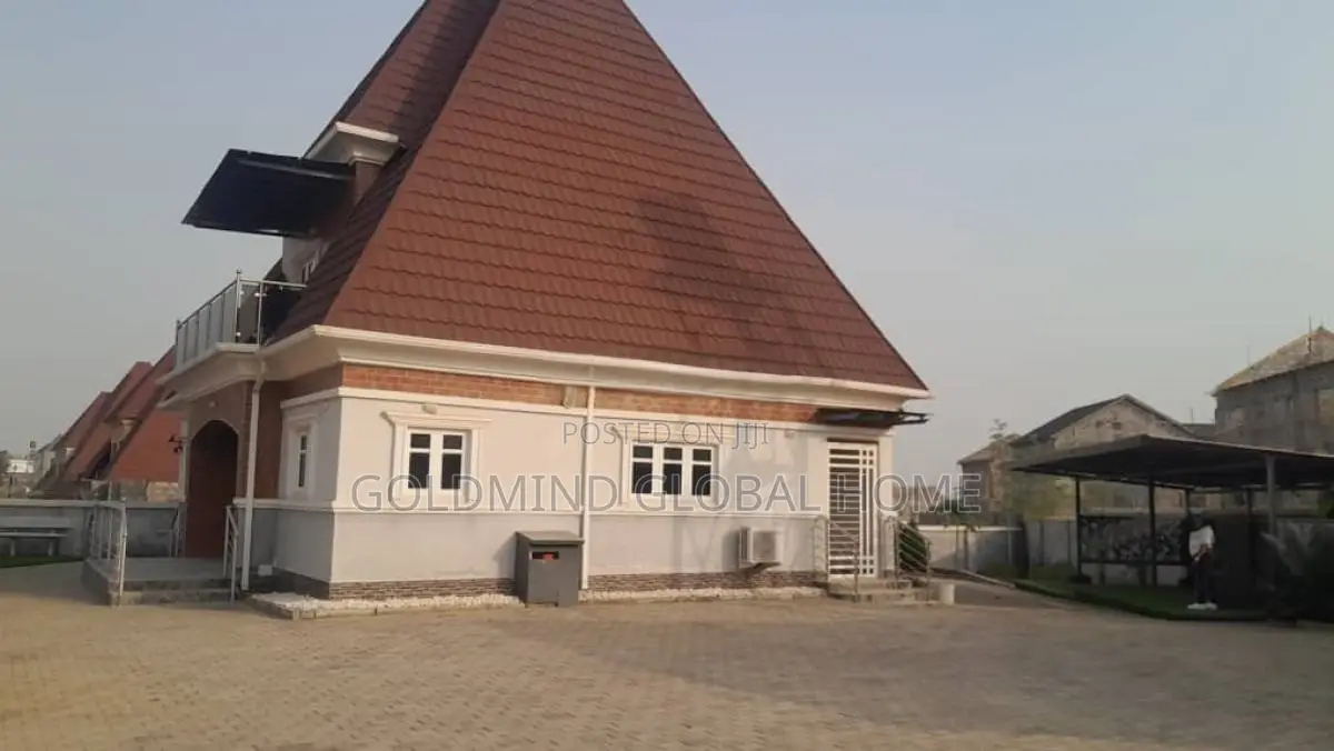 Furnished 4bdrm Penthouse in Lugbe District., FHA for sale