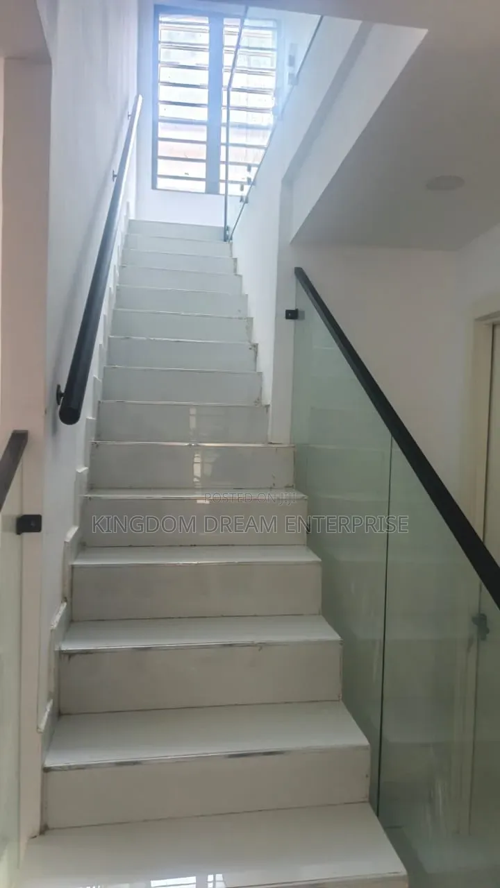 4bdrm Duplex in Badore Road Ajah for rent