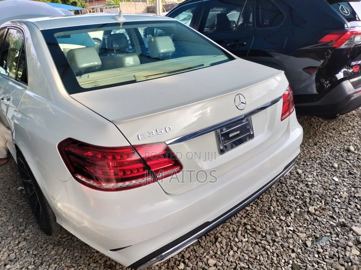 Mercedes-Benz E350 Base 4Matic Sedan AWD (3.5L 6cyl 7A) 2014 White