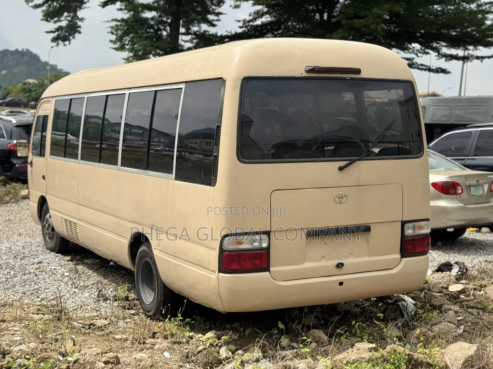 Toyota Coaster 2010 Gold
