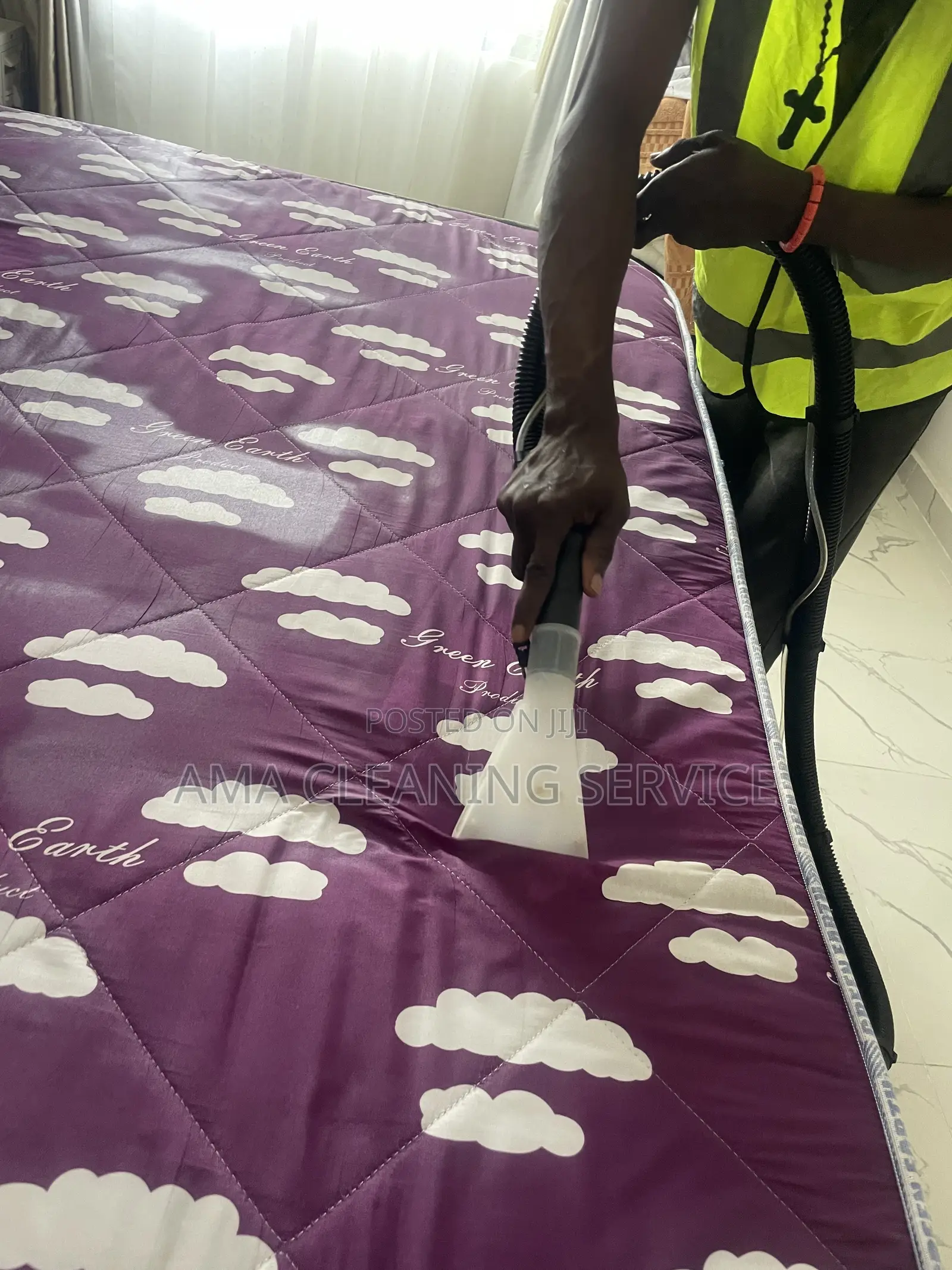 Give Your Bed a Fresh and Spotless Look With Our Professional