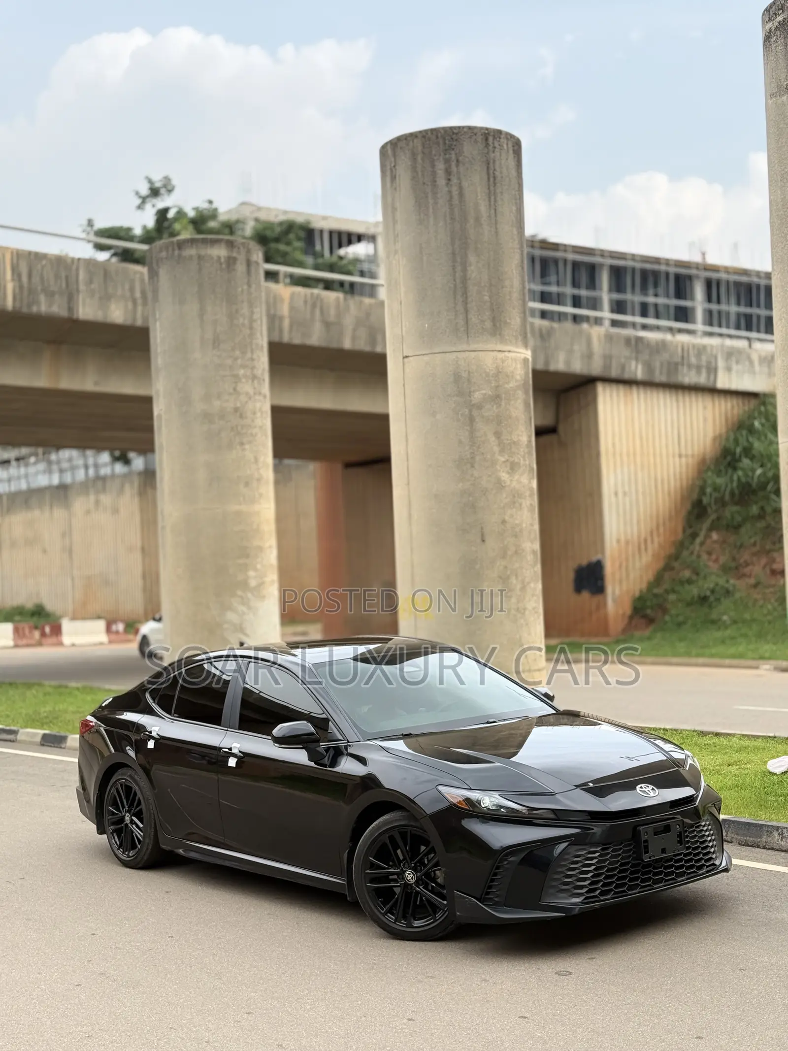 Toyota Camry SE 2025 Black