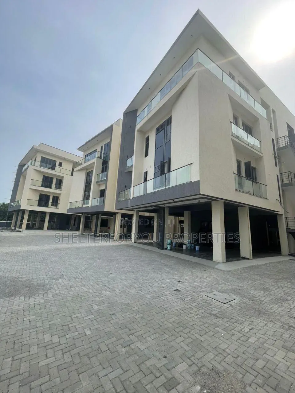 2bdrm Apartment in Lekki Phase 1 for rent