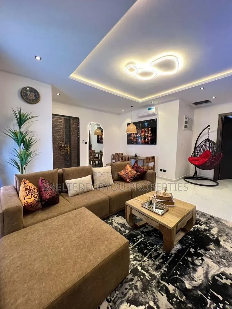 2bdrm Apartment in Lekki Phase 1 for rent