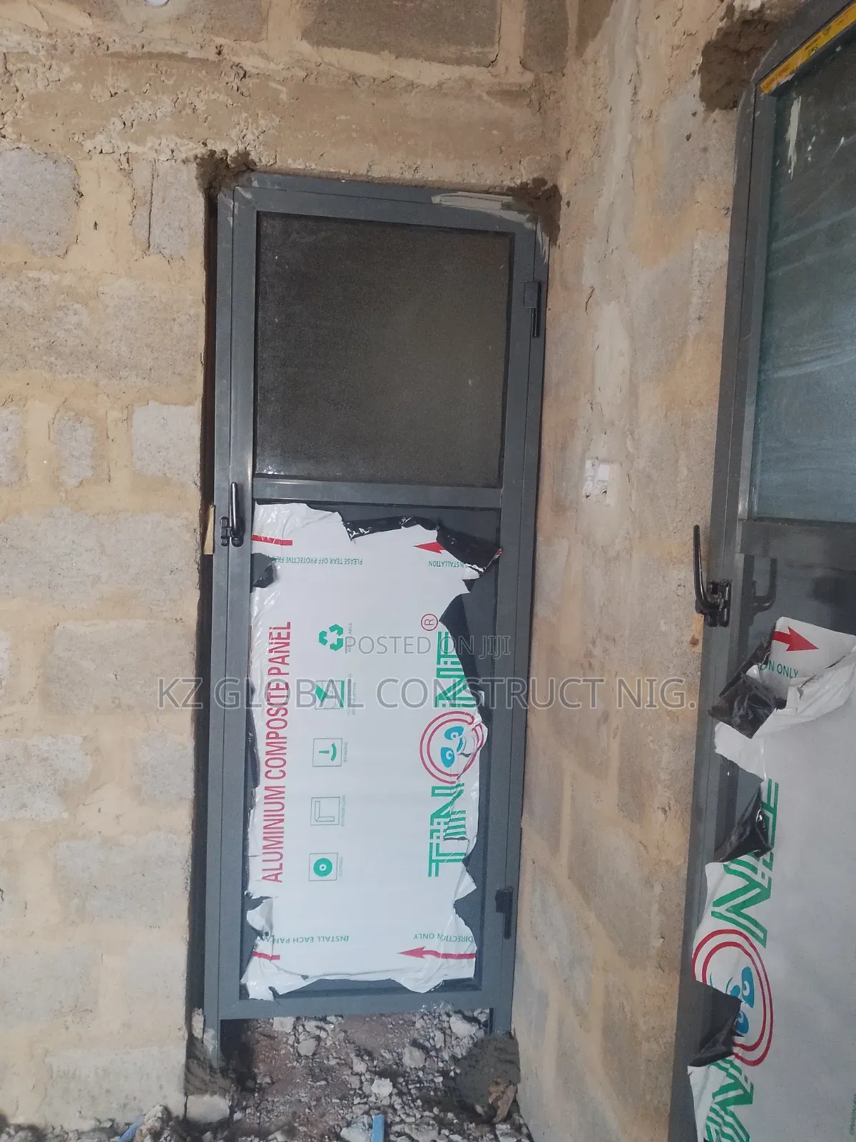 Aluminum Toilet Door With Board and Glass