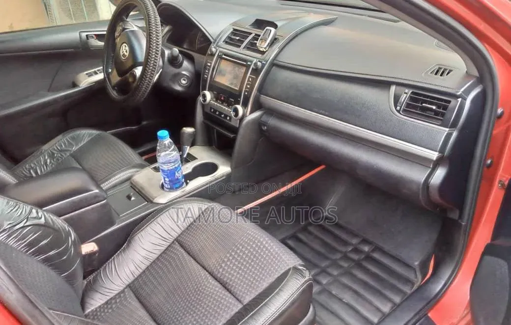 Toyota Camry SE 4dr Sedan (2.5L 4cyl 6A) 2012 Red