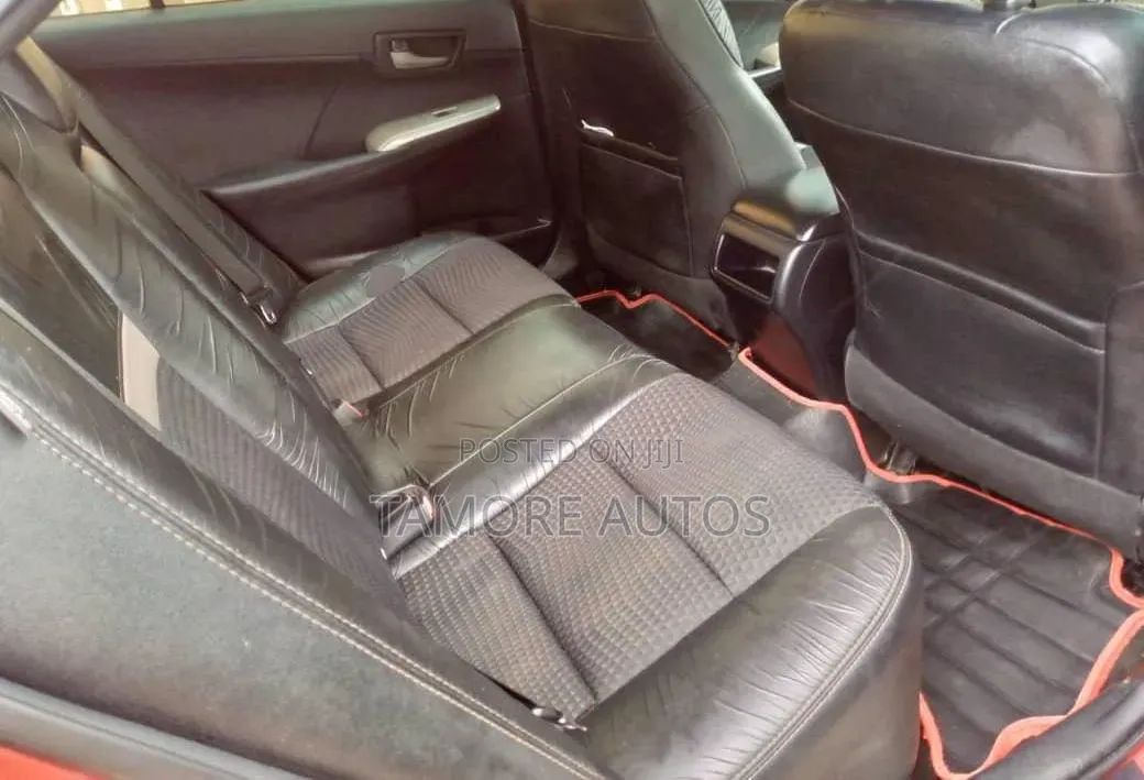 Toyota Camry SE 4dr Sedan (2.5L 4cyl 6A) 2012 Red