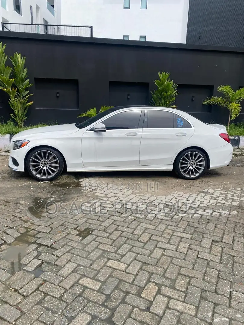 Mercedes-Benz C300 Luxury 4dr AWD 4Matic Sedan (2.0L 4cyl 7A) 2015