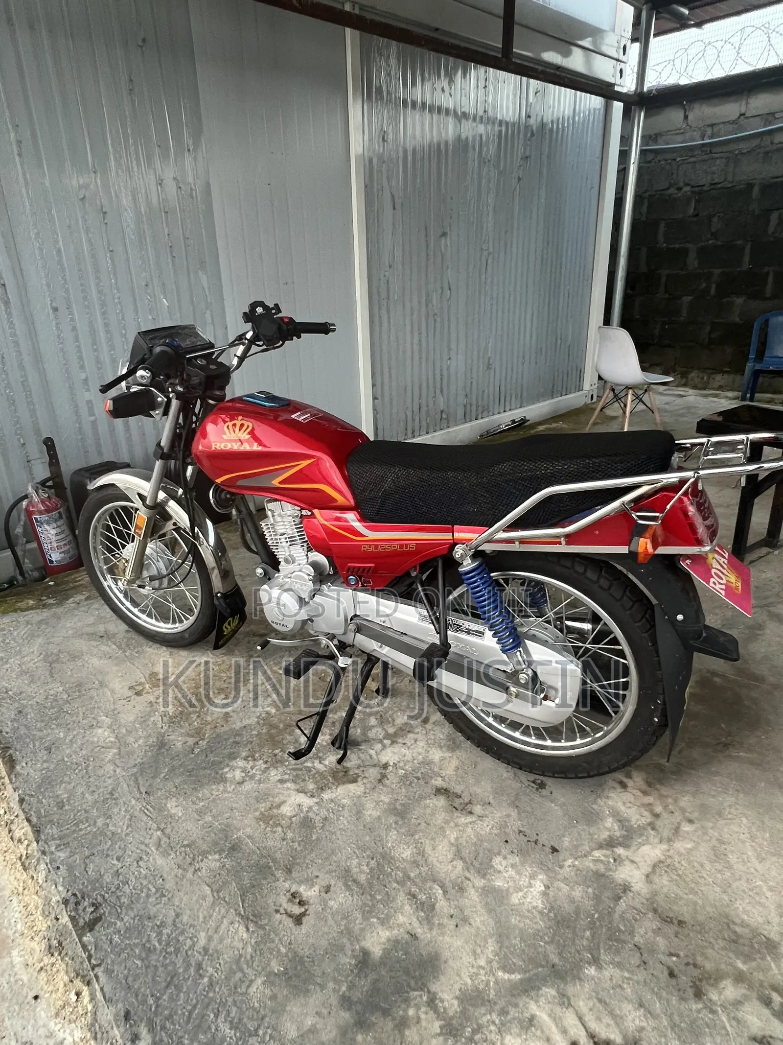 New Royal RY150 2025 Red
