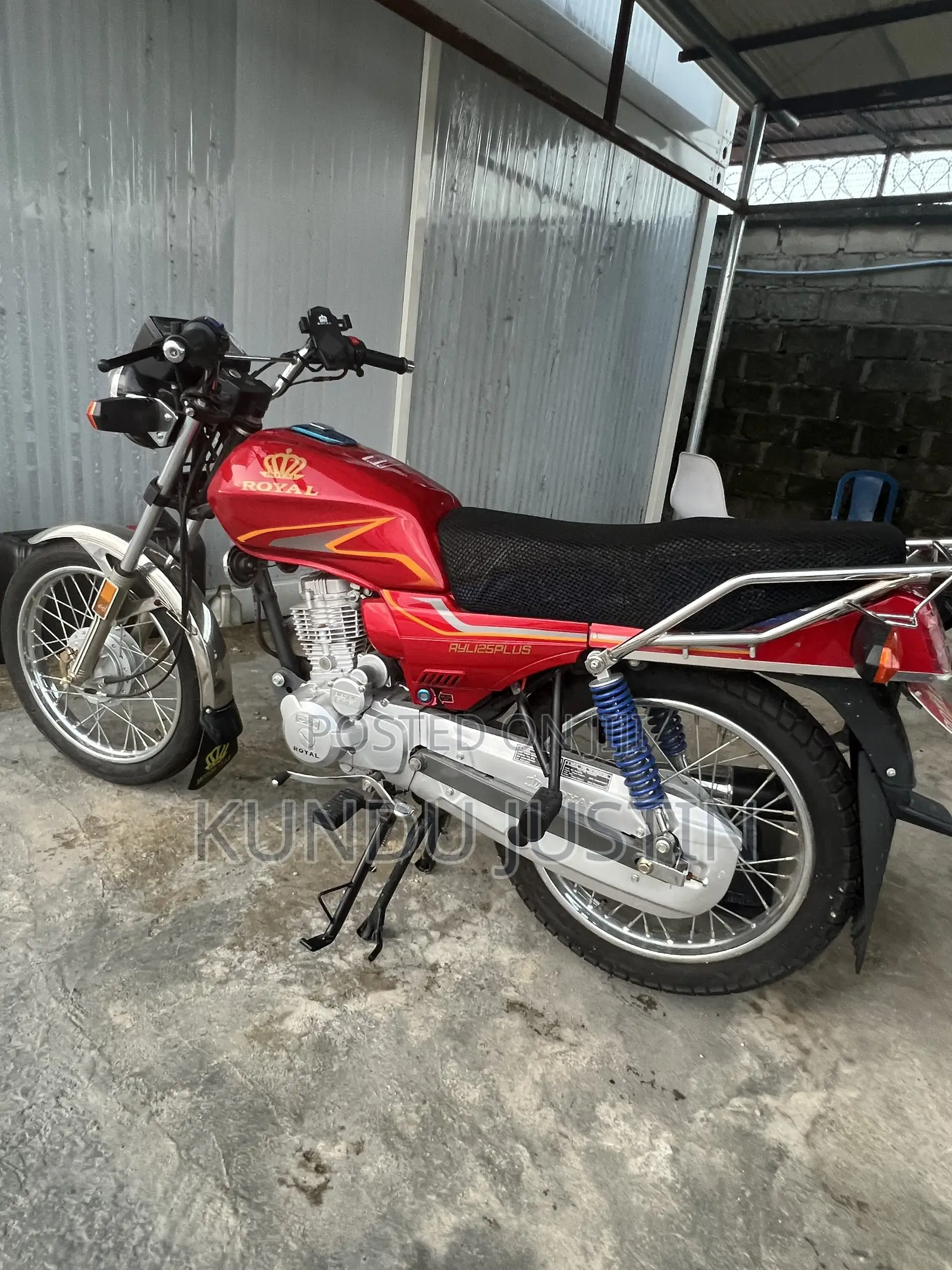 New Royal RY150 2025 Red
