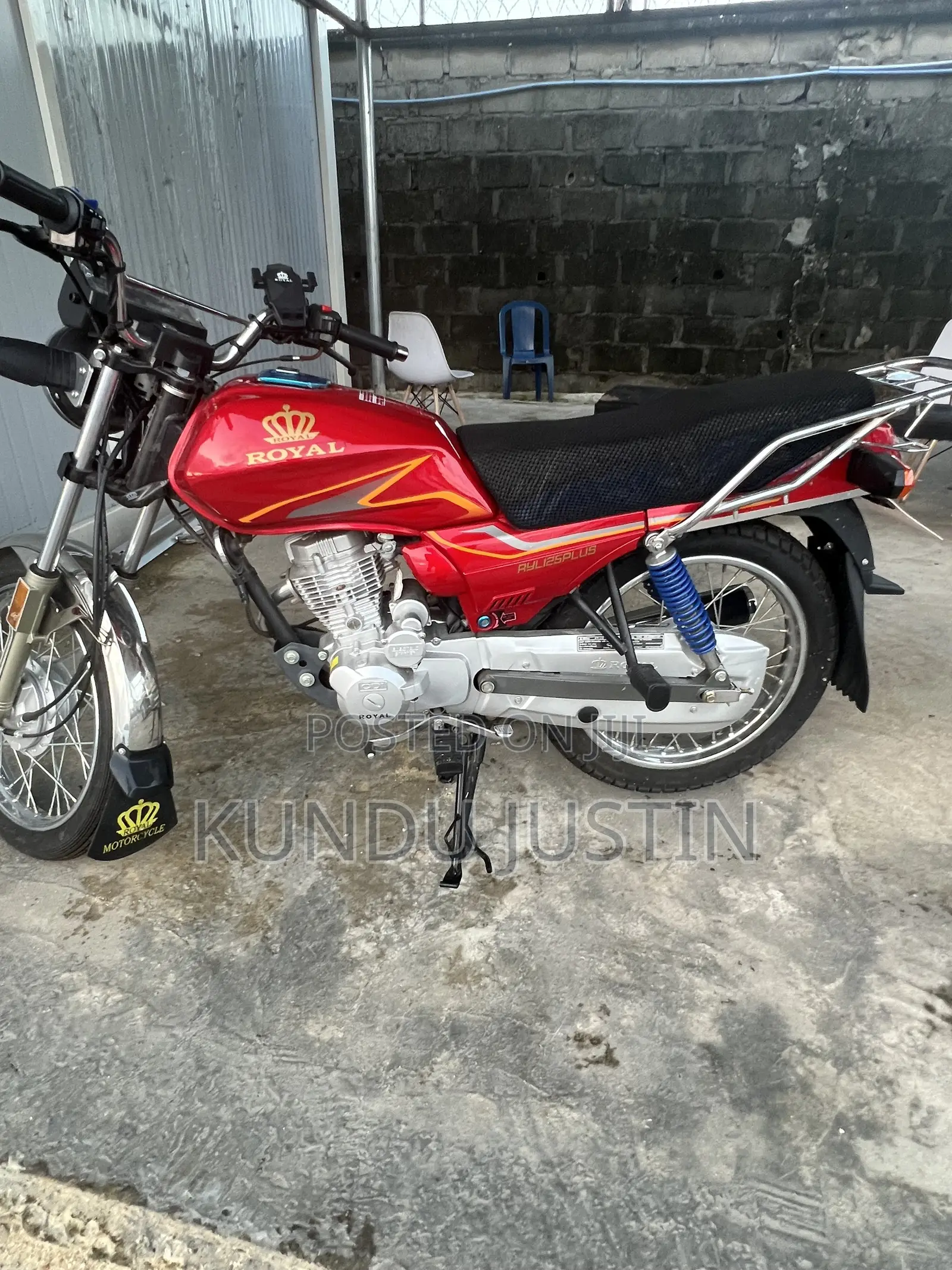 New Royal RY150 2025 Red
