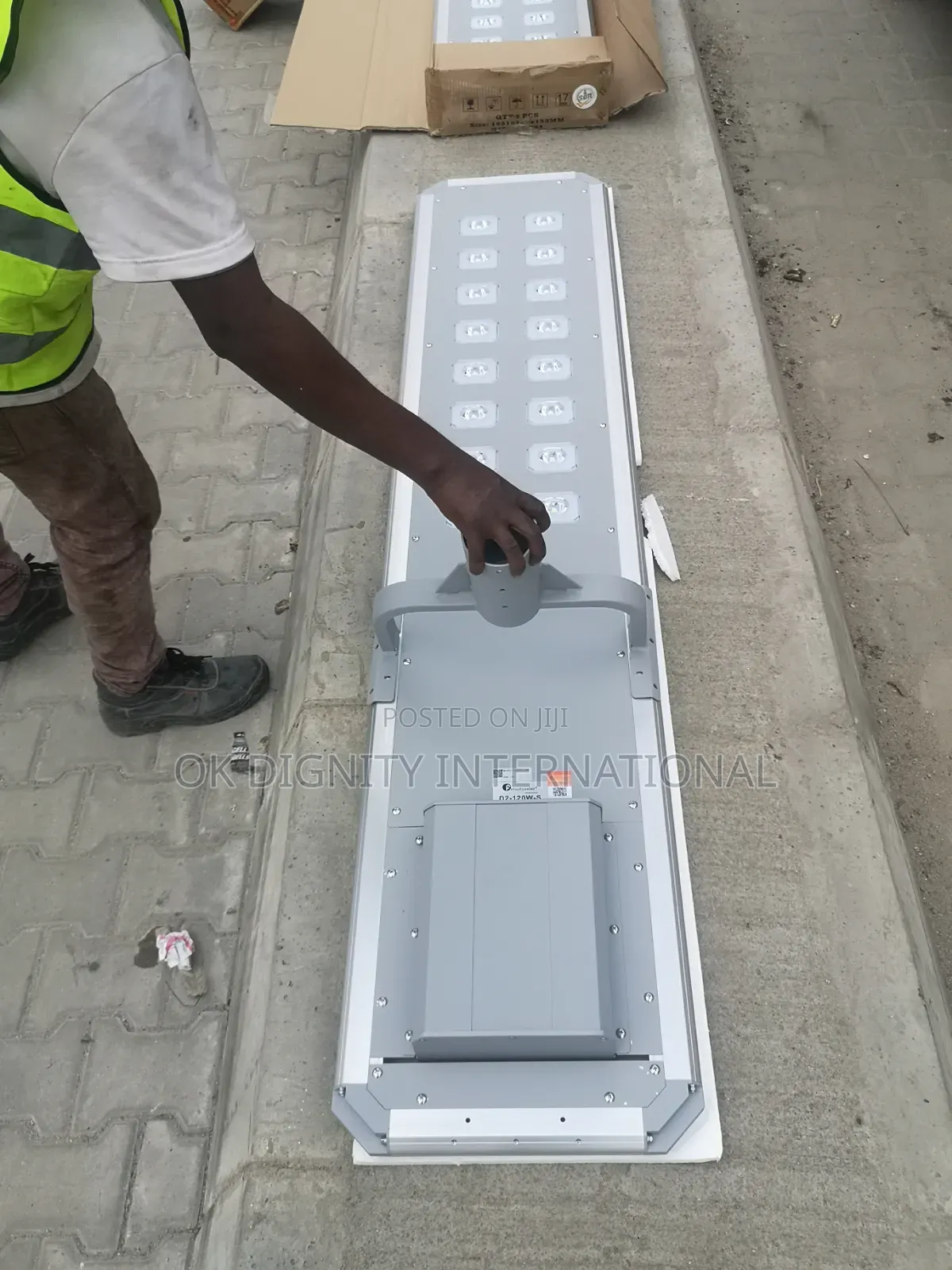 150w Industrial Solar Street Light – Ip66 Heavy Duty Waterproof