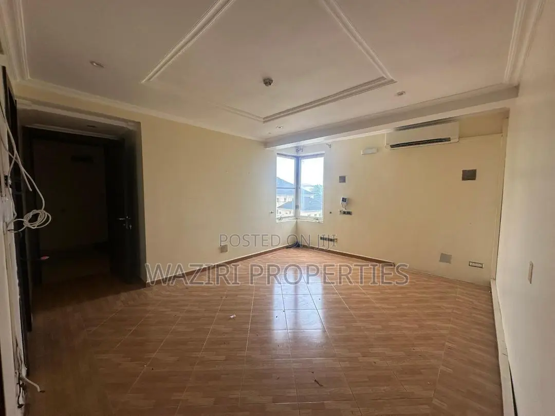 4bdrm Duplex in Banana Island for rent