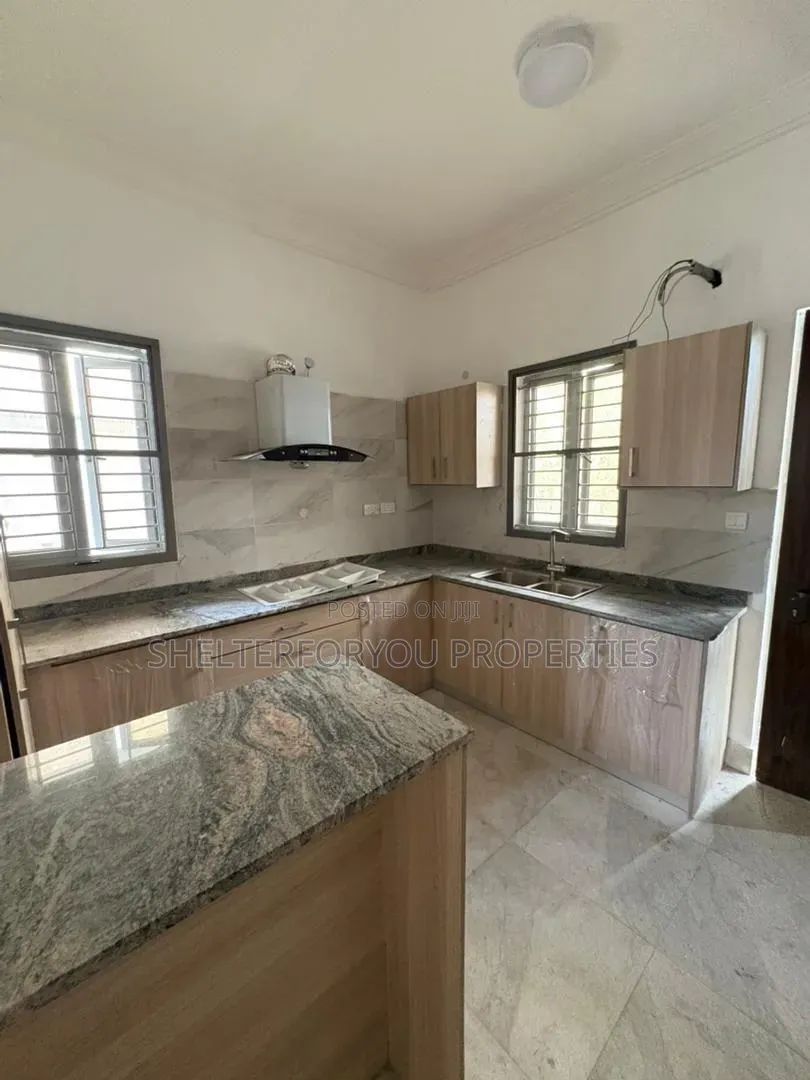 4bdrm Duplex in Victoria Island Extension for rent