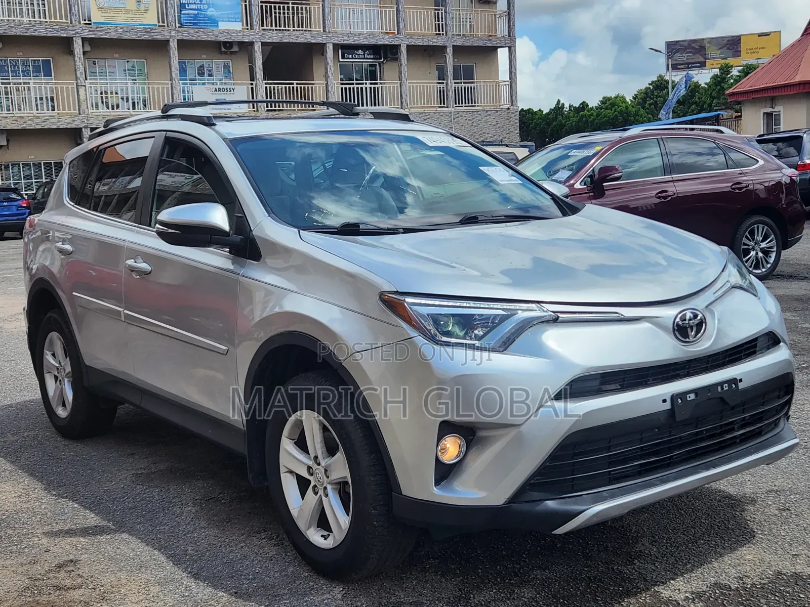 Toyota RAV4 XLE 4dr SUV (2.5L 4cyl 6A) 2014 Silver