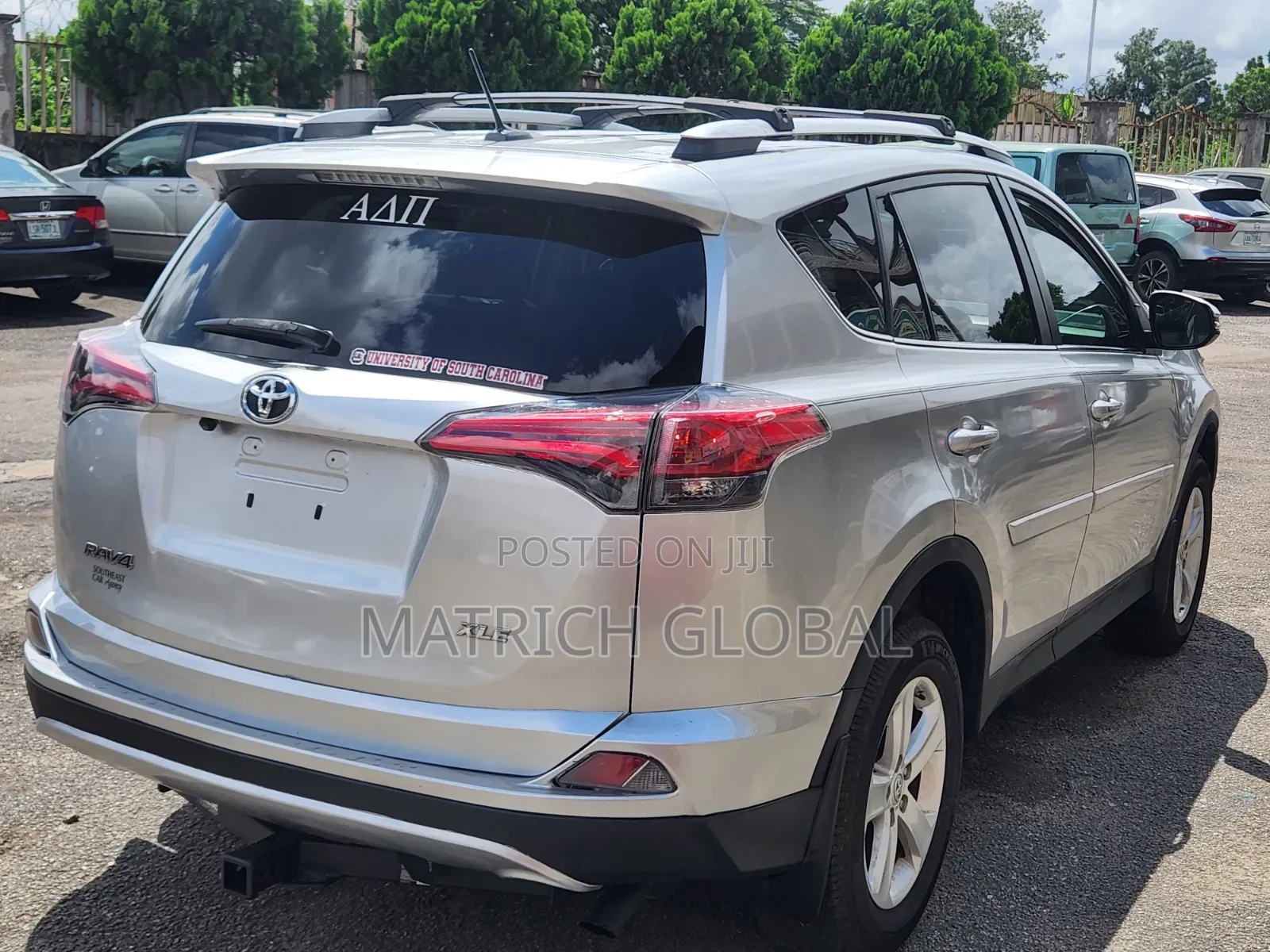 Toyota RAV4 XLE 4dr SUV (2.5L 4cyl 6A) 2014 Silver