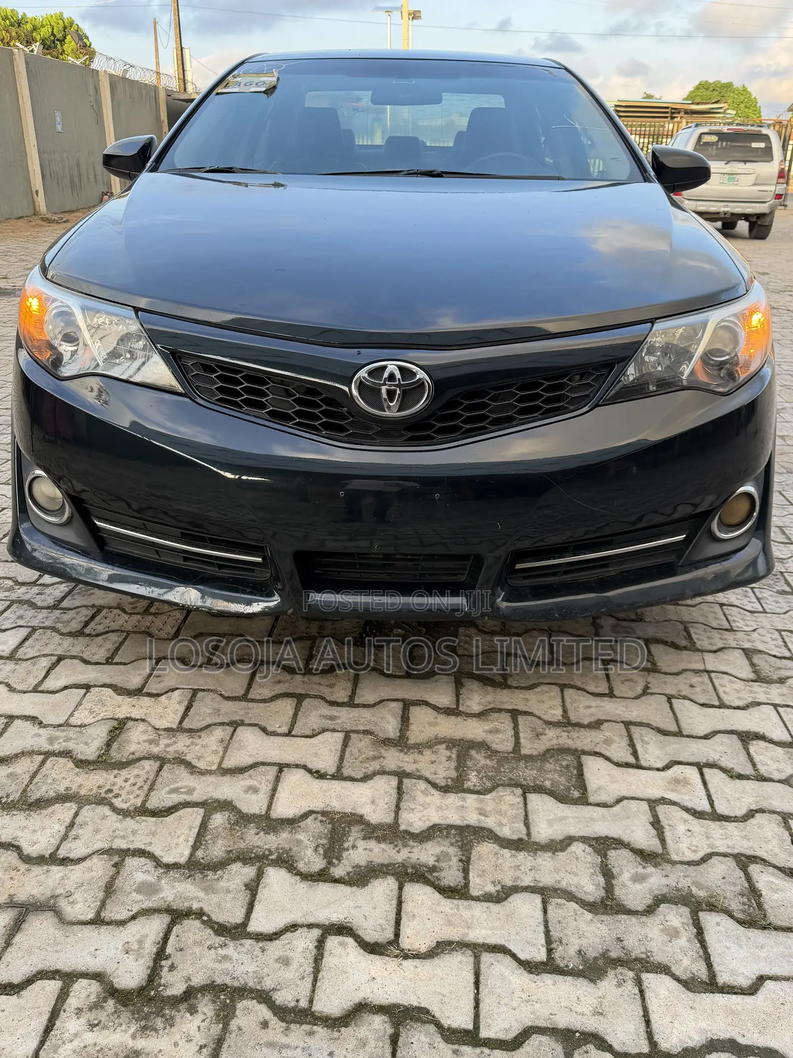 Toyota Camry SE 4dr Sedan w/Prod. End 11/13 (2.5L 4cyl 6A) 2014 Black