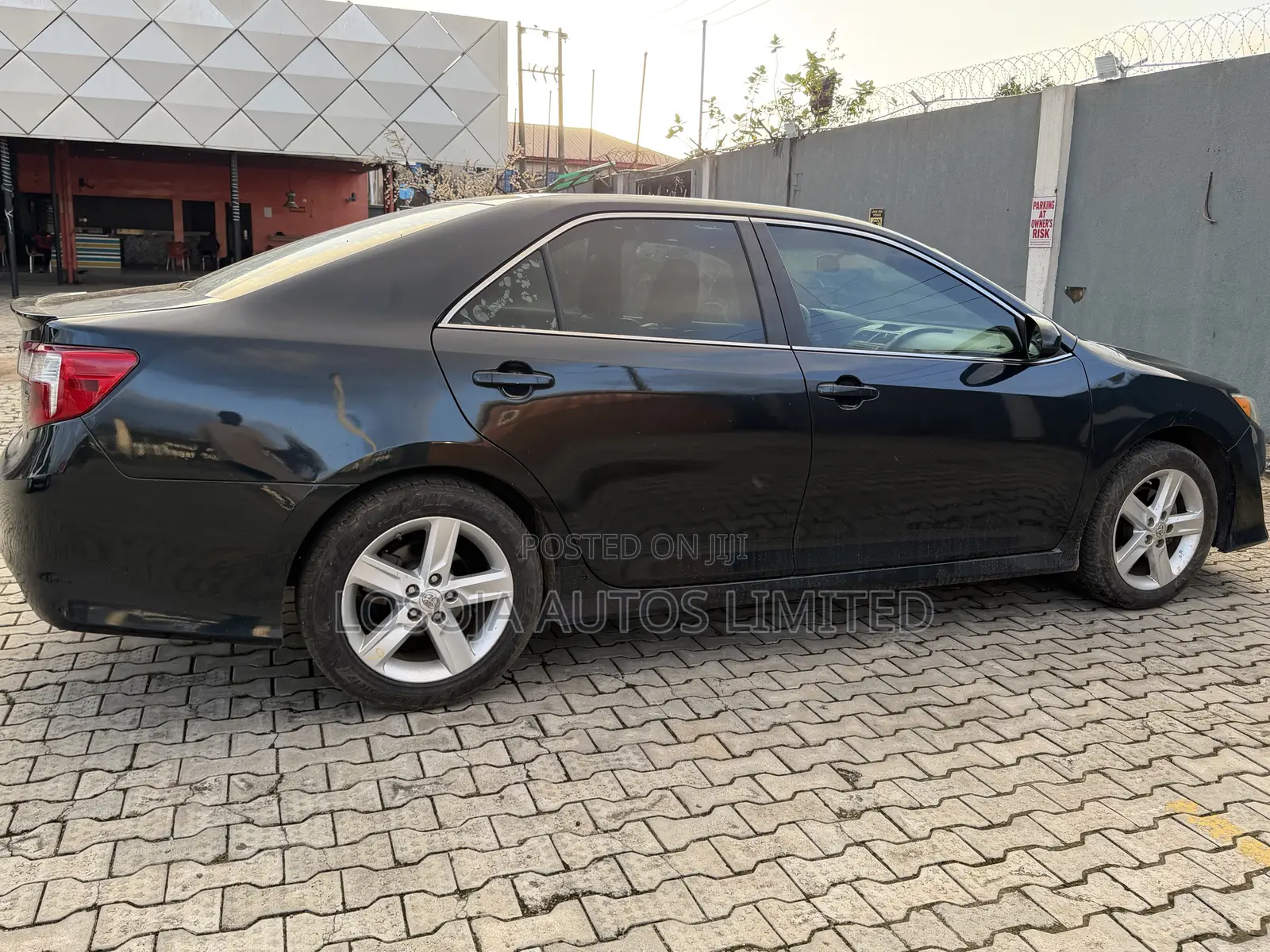 Toyota Camry SE 4dr Sedan w/Prod. End 11/13 (2.5L 4cyl 6A) 2014 Black