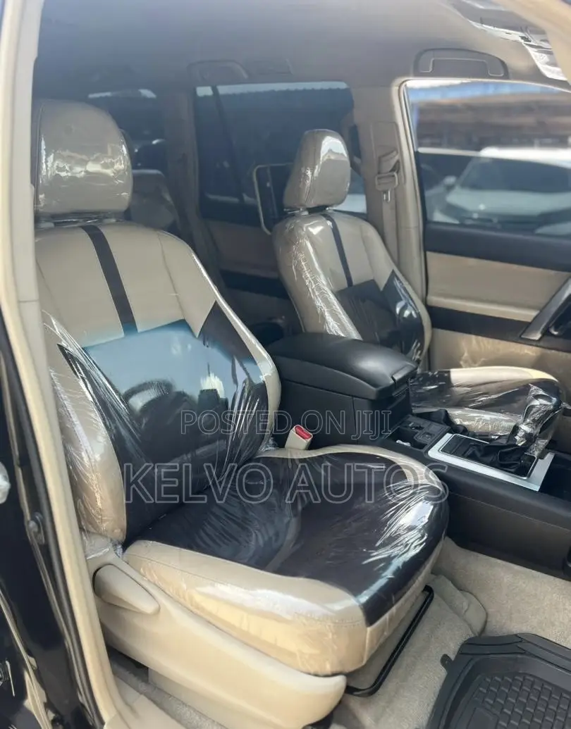 Toyota Land Cruiser 2016 Black