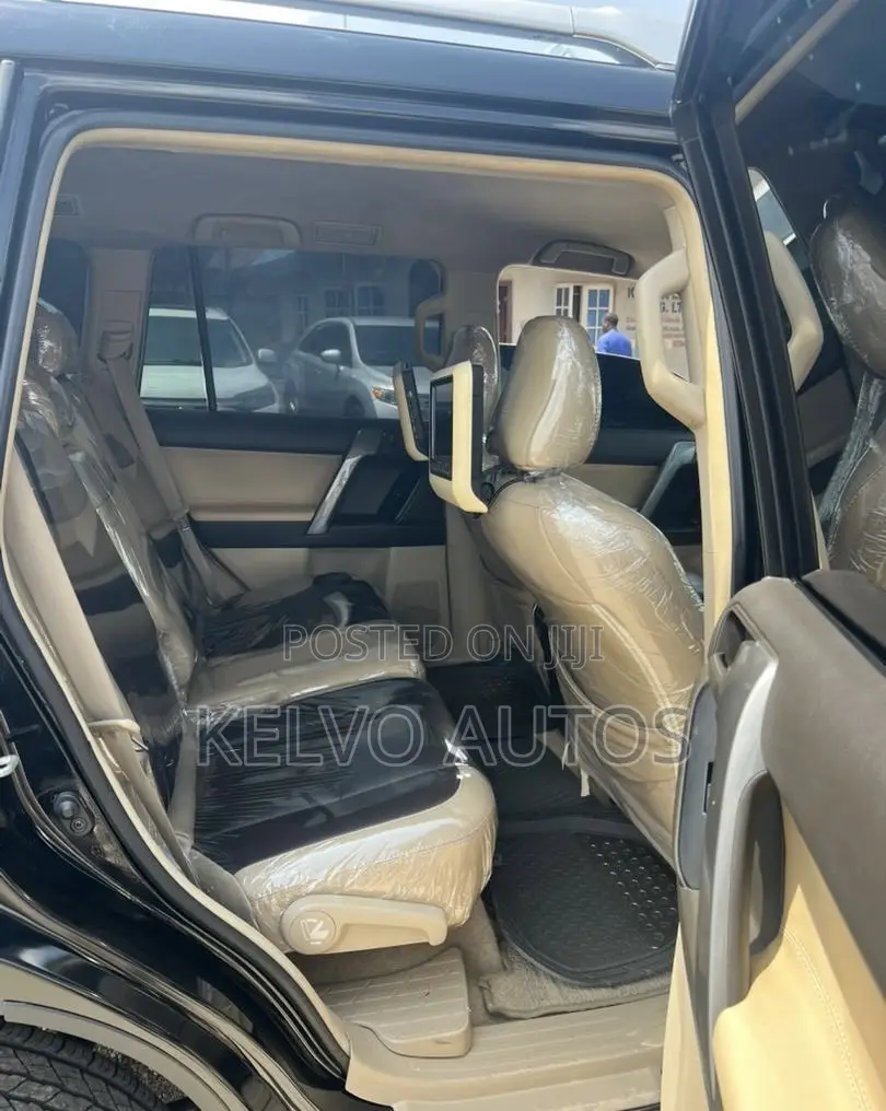 Toyota Land Cruiser 2016 Black