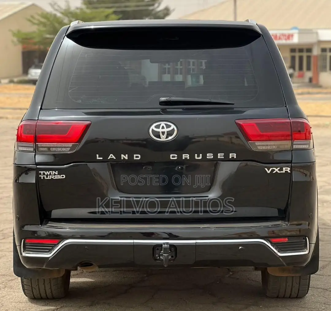 Toyota Land Cruiser 2025 Black