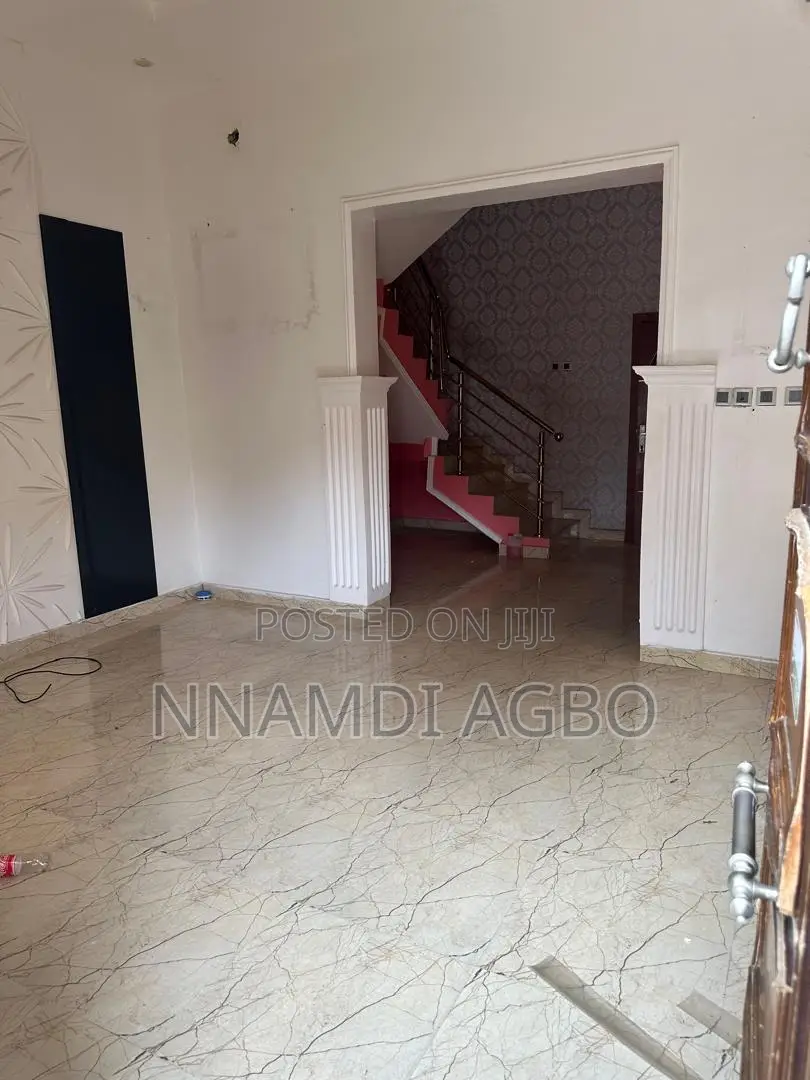 3bdrm Duplex in Chevron for rent