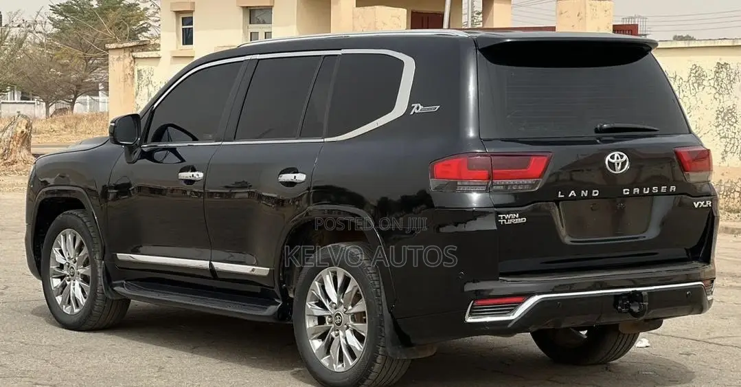 Toyota Land Cruiser 2025 Black