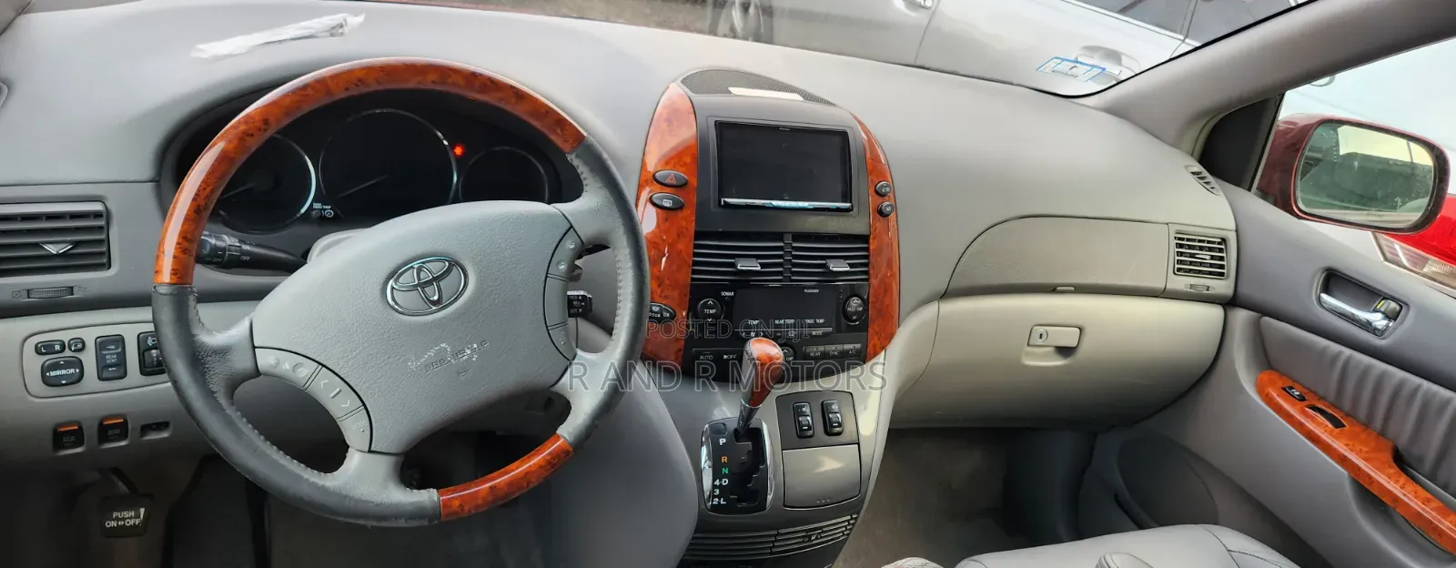 Toyota Sienna 2006 Red