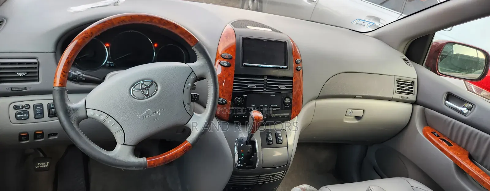 Toyota Sienna 2006 Red