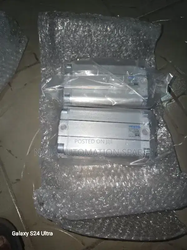 Advu-63-100-a-P-a | Festo Pneumatic Cylinder | 156047