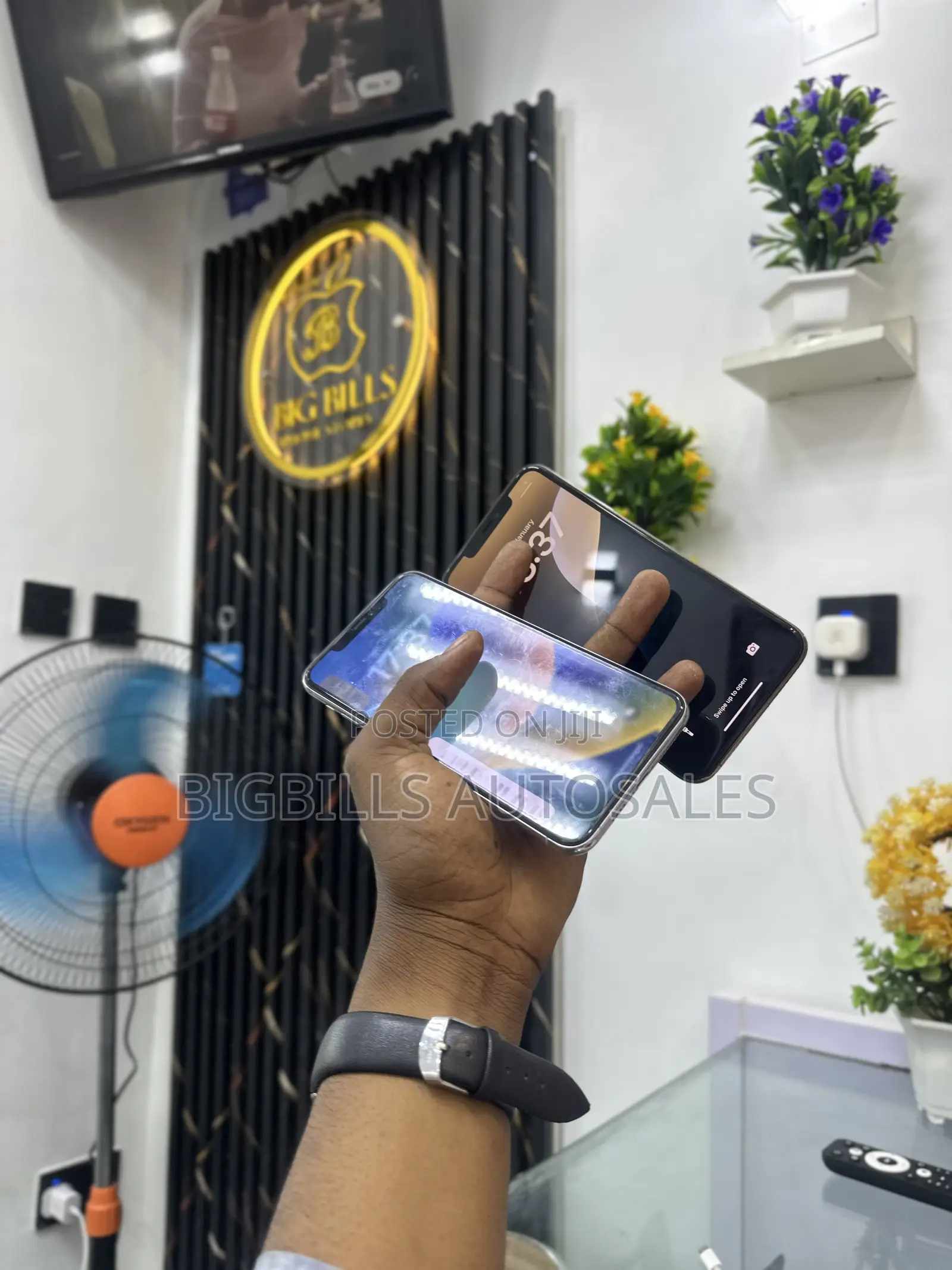New Apple iPhone 11 Pro Max 256 GB Black