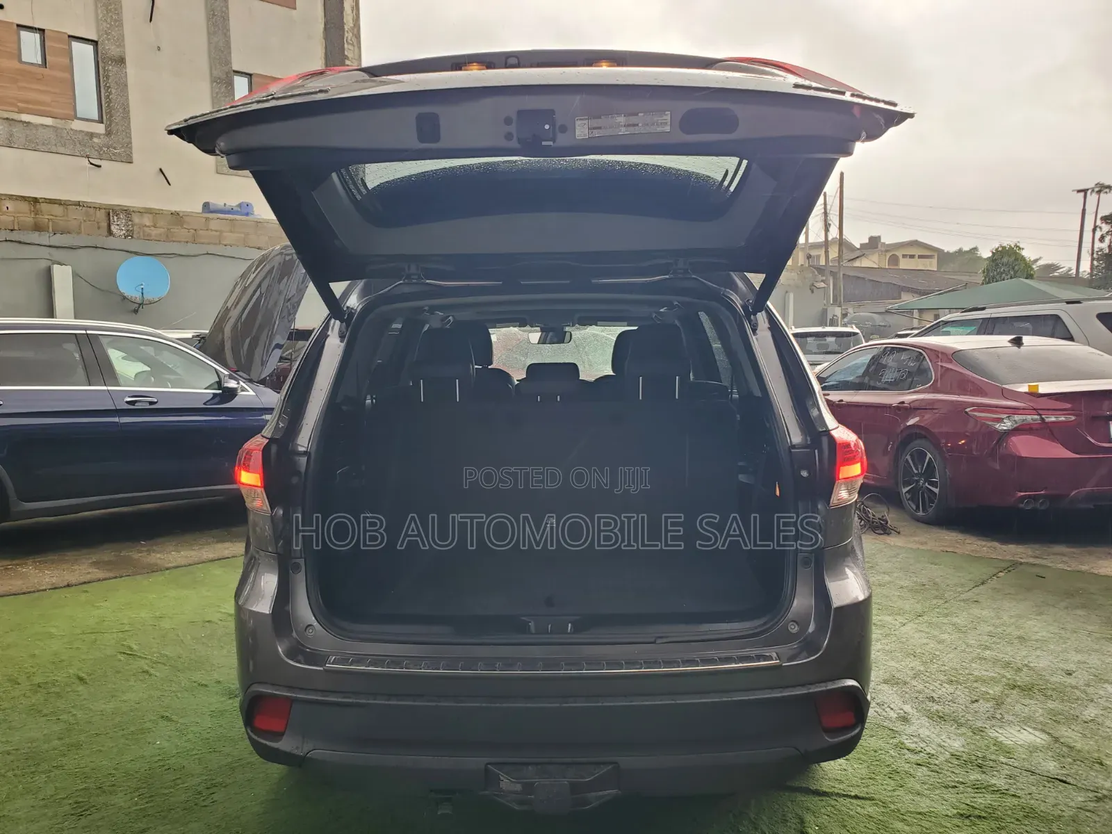 Toyota Highlander XLE 4x4 V6 (3.5L 6cyl 8A) 2018 Gray