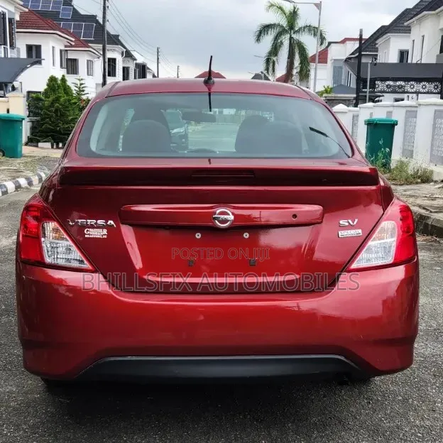 Nissan Versa 1.6 SV 2018.5 2018 Red