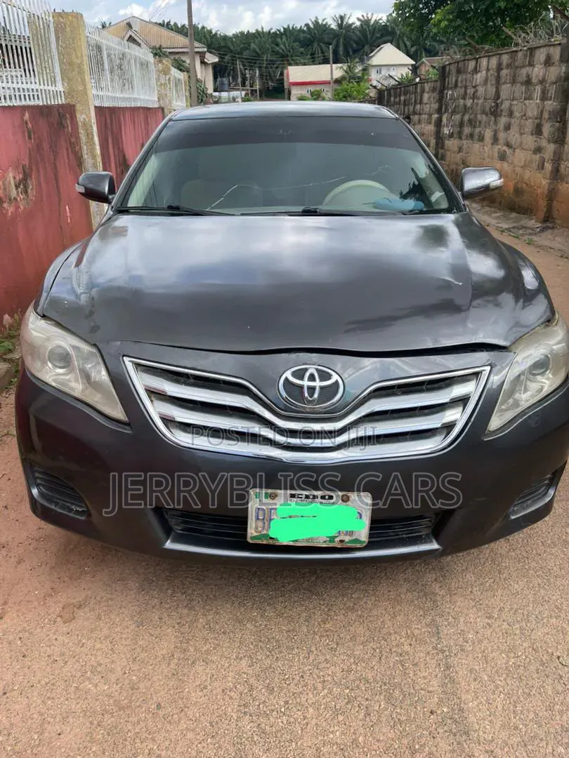 Toyota Camry SE 4dr Sedan (2.4L 4cyl 5A) 2008 Gray