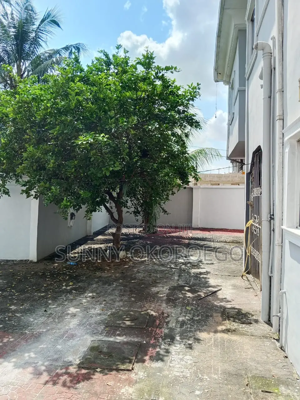 8bdrm Duplex in Owerri for sale