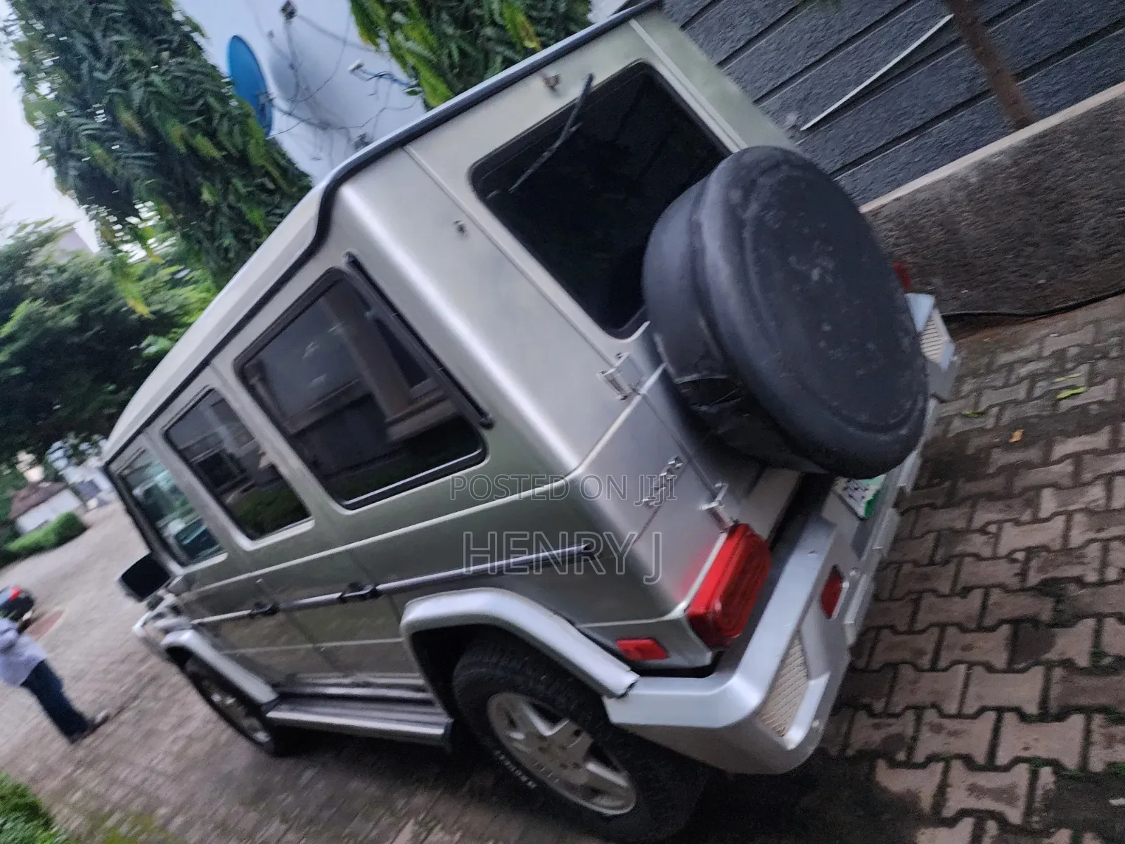 Mercedes-Benz G-Class 2005 Gold