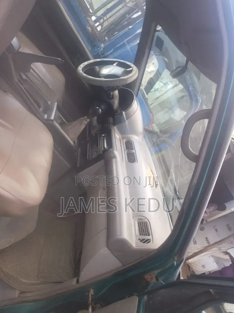 Nissan Serena 2004 Green