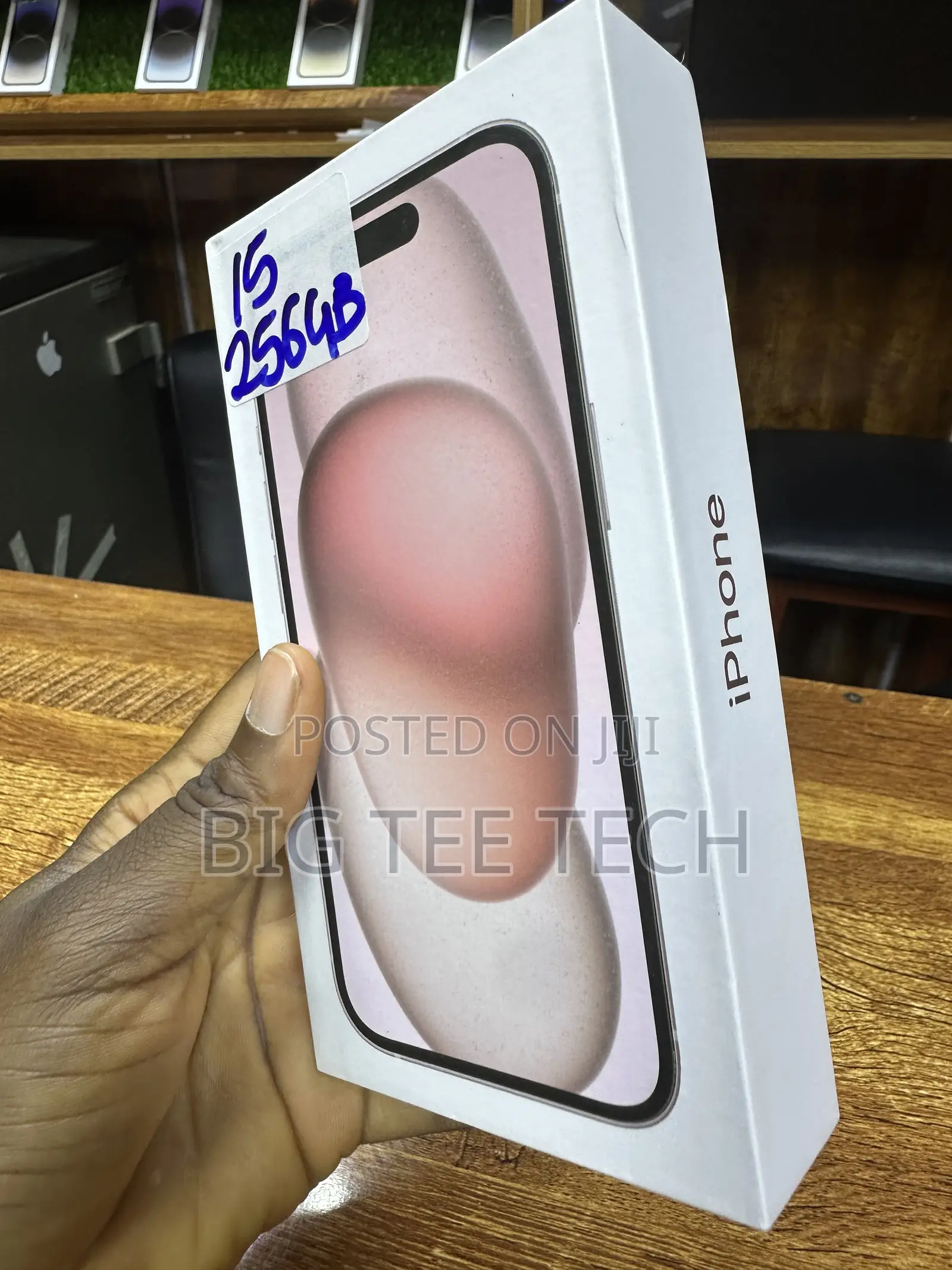 New Apple iPhone 15 256 GB Pink