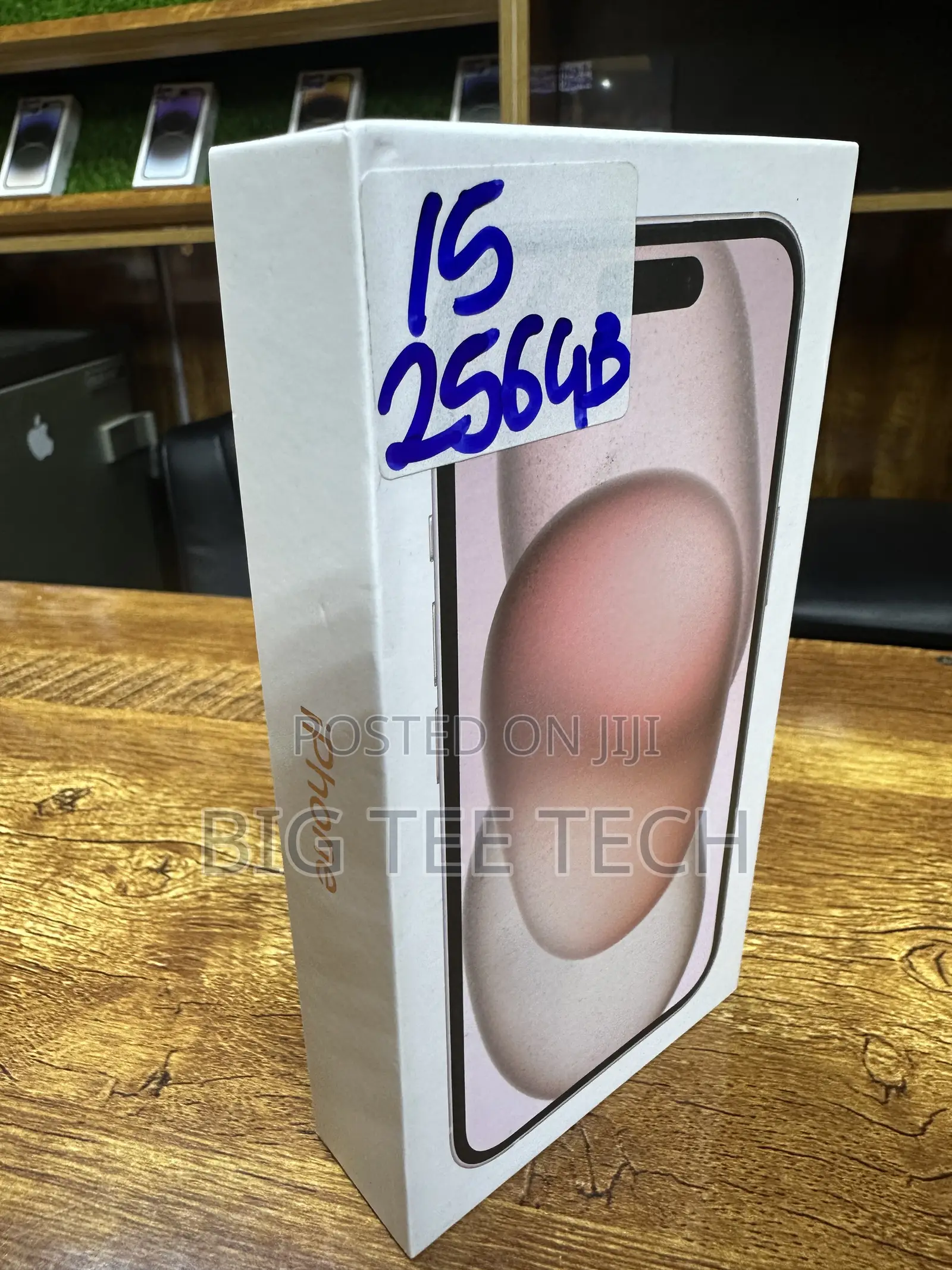 New Apple iPhone 15 256 GB Pink