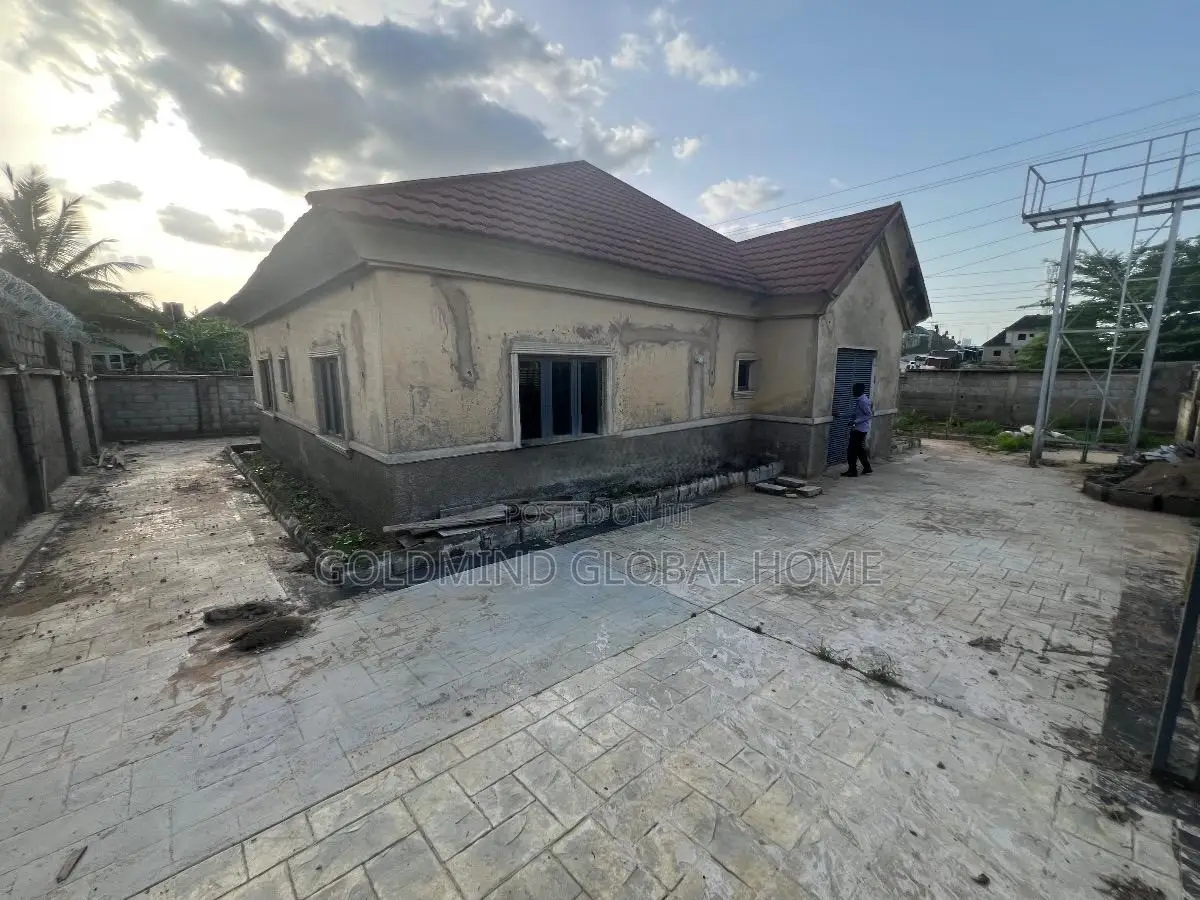 3bdrm Bungalow in Lugbe District. for sale