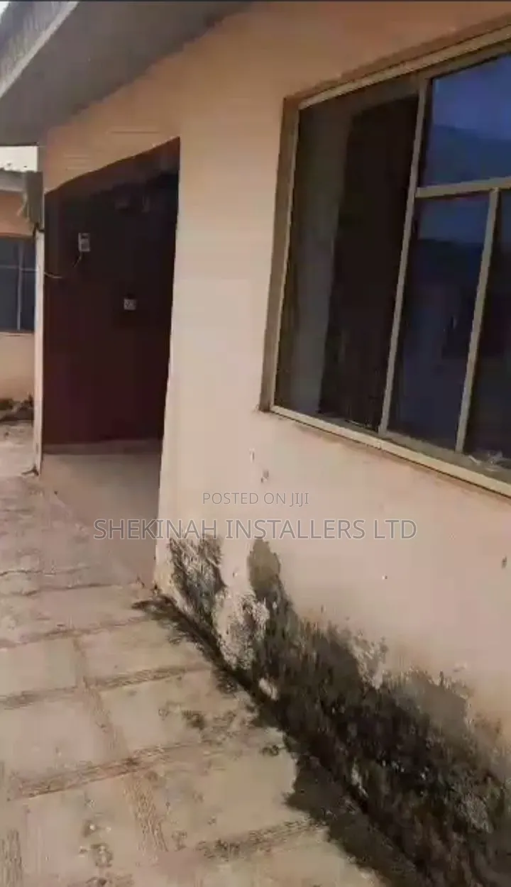 9bdrm Block of Flats in Iwo Road Academy, Ibadan for sale