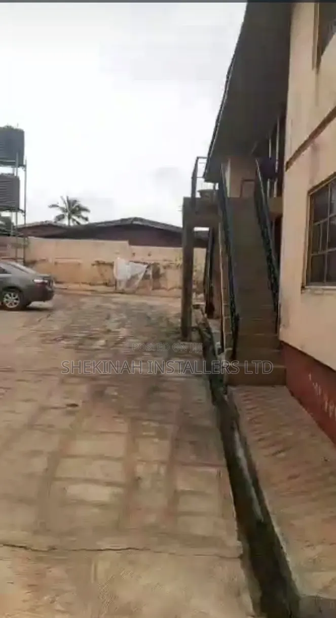 9bdrm Block of Flats in Iwo Road Academy, Ibadan for sale