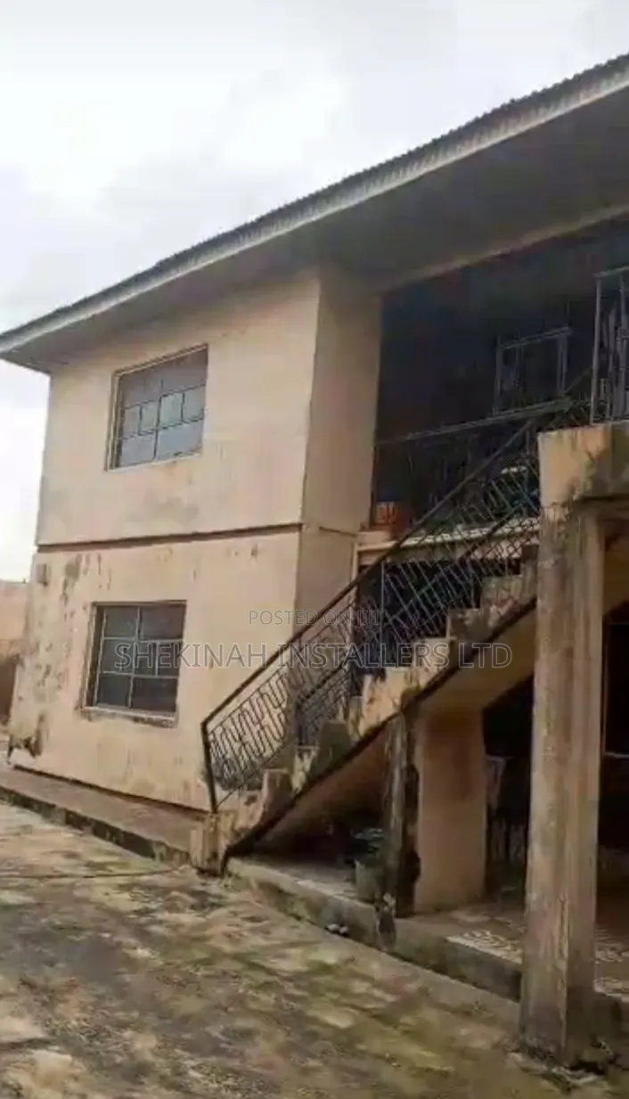 9bdrm Block of Flats in Iwo Road Academy, Ibadan for sale