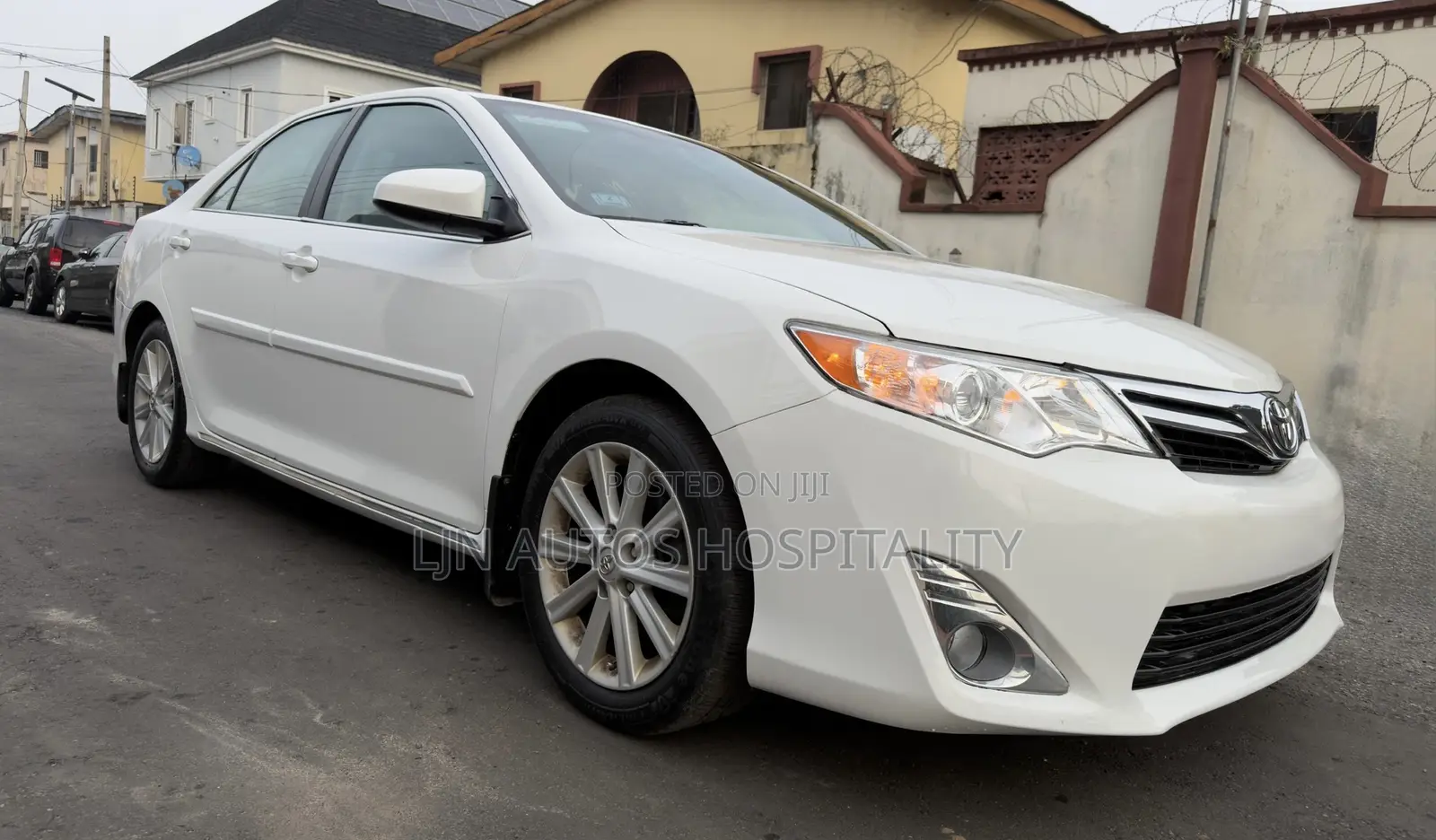 Toyota Camry XLE 4dr Sedan (3.5L 6cyl 6A) 2014 White